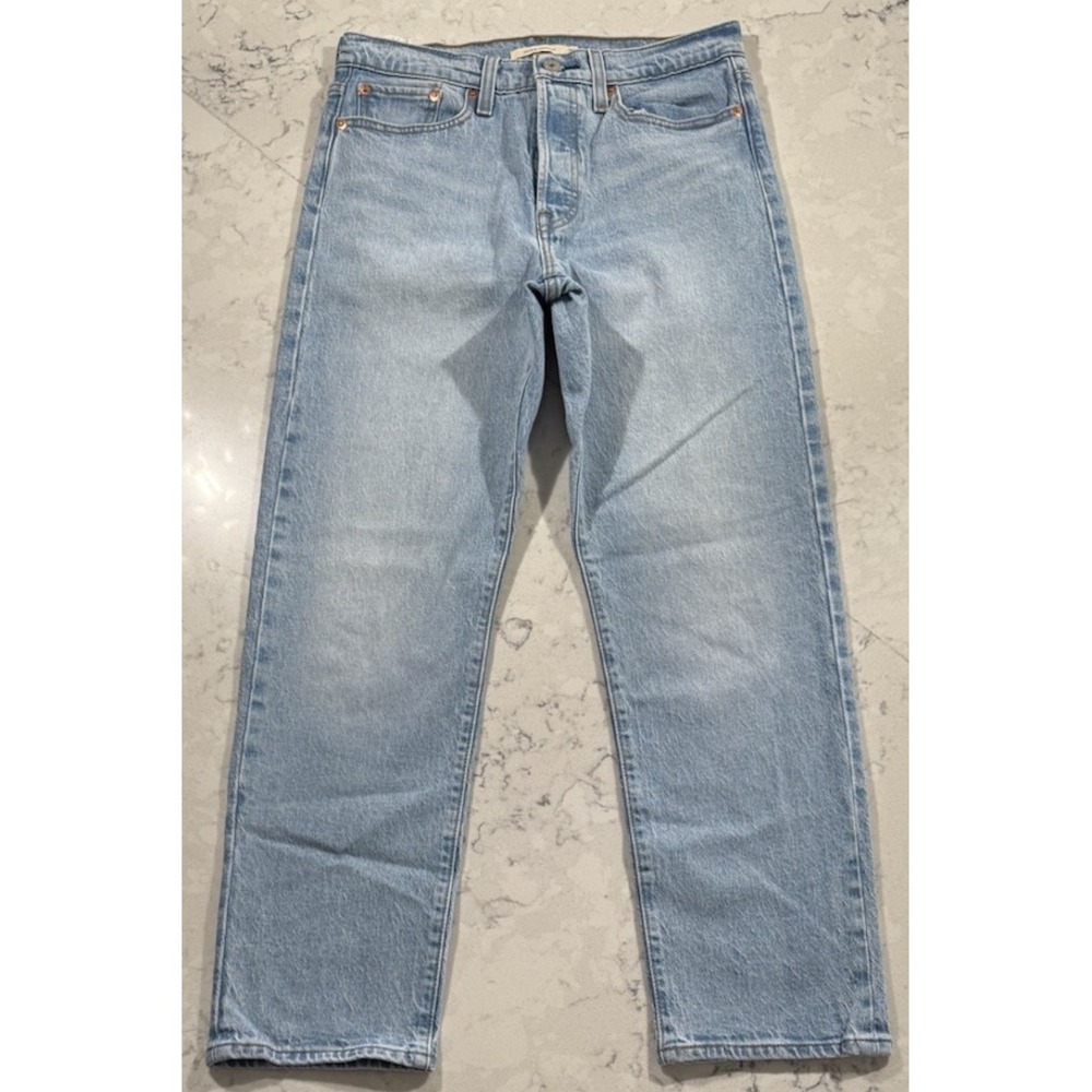 Levi's Premium Wedgie Straight Jeans Womens 28 Blue Light Wash Button Fly